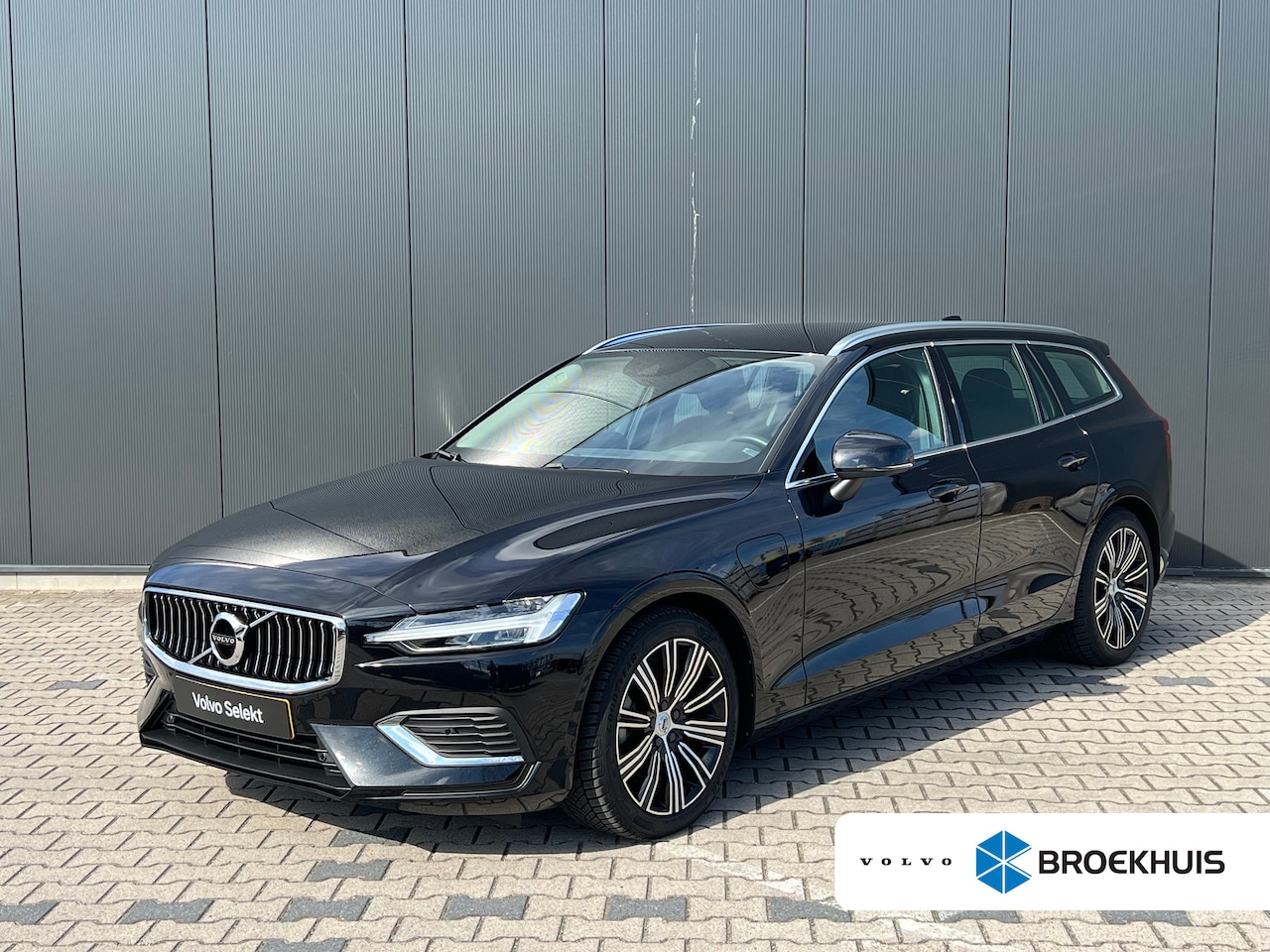 Volvo V60 - T6 Recharge AWD Inscription | Long Range | Stoel en stuurwielverwarming | Camera | Adaptie - AutoWereld.nl