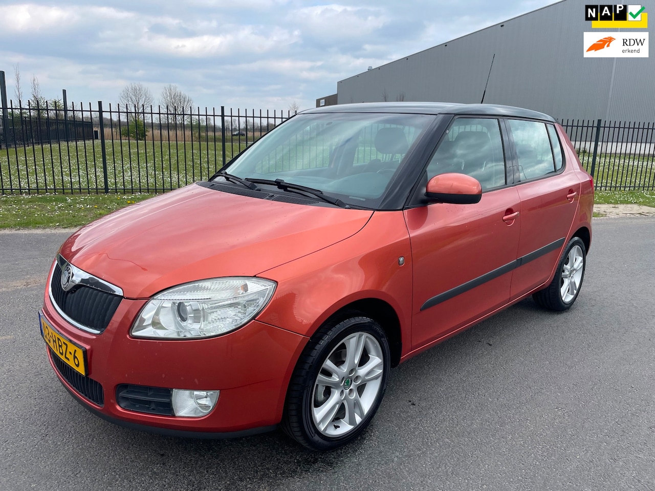 Skoda Fabia - 1.4-16V Sport|Clima|Cruise|5 drs|Apk 5-2027!! - AutoWereld.nl