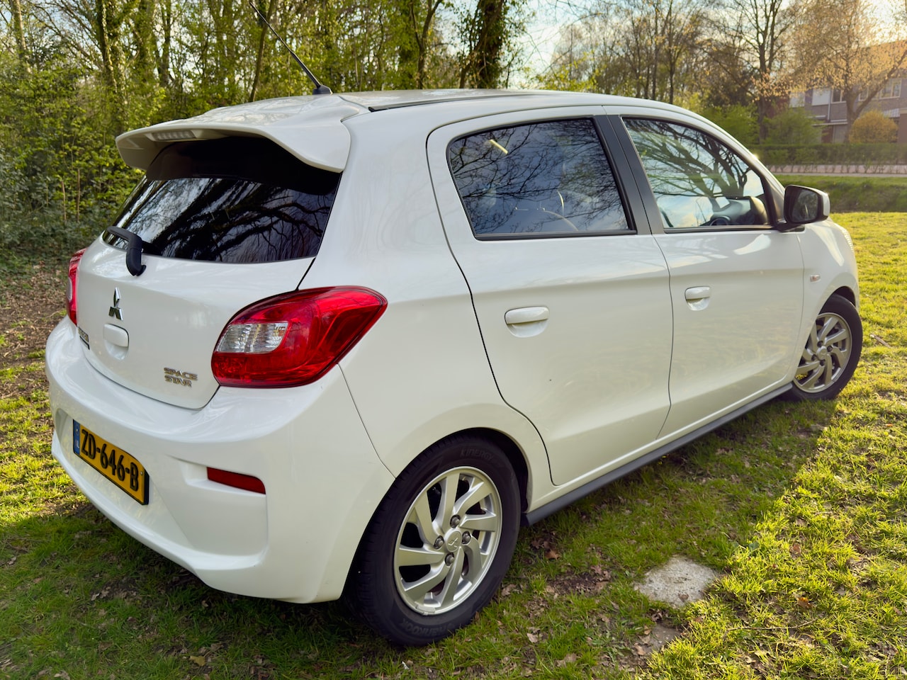 Mitsubishi Space Star - 1.0 Active CarPlay, parelmoer, - AutoWereld.nl
