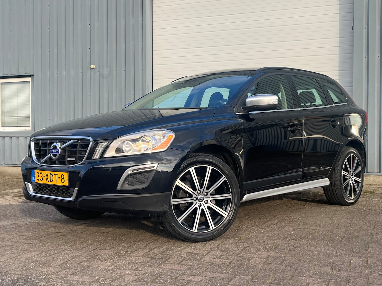 Volvo XC60 - 2.0 T5 FWD R-Design - AutoWereld.nl