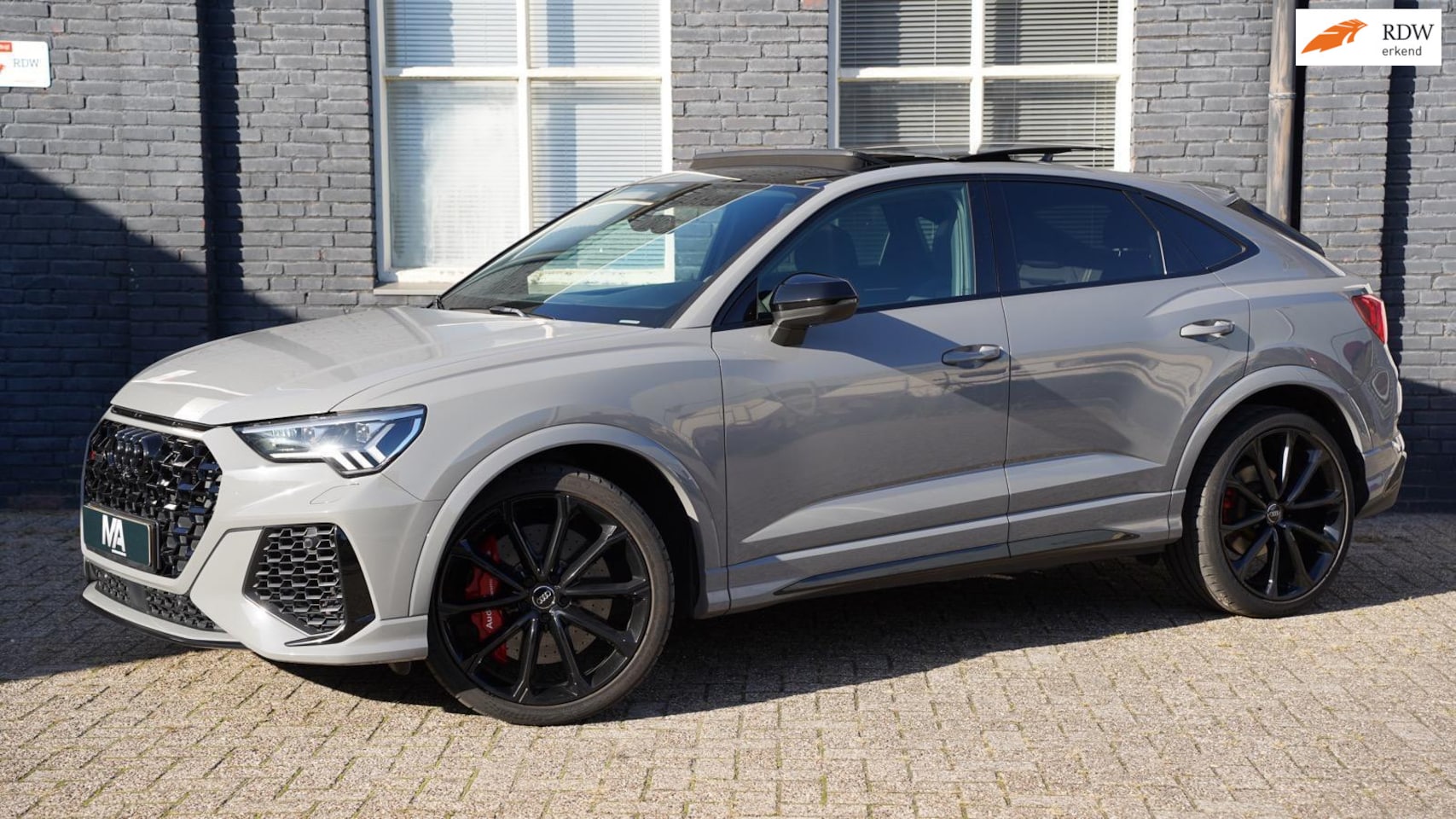 Audi RSQ3 Sportback - 2.5 TFSI Quattro Pano|Ceramic|Keyless | Alcantara | Camera - AutoWereld.nl
