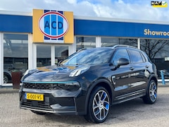 Lynk & Co 01 - 1.5 261pk PHEV 7DCTH | Zwarte hemel | Orig.NL | PanoramaDak | 360 graden Camera | Carplay