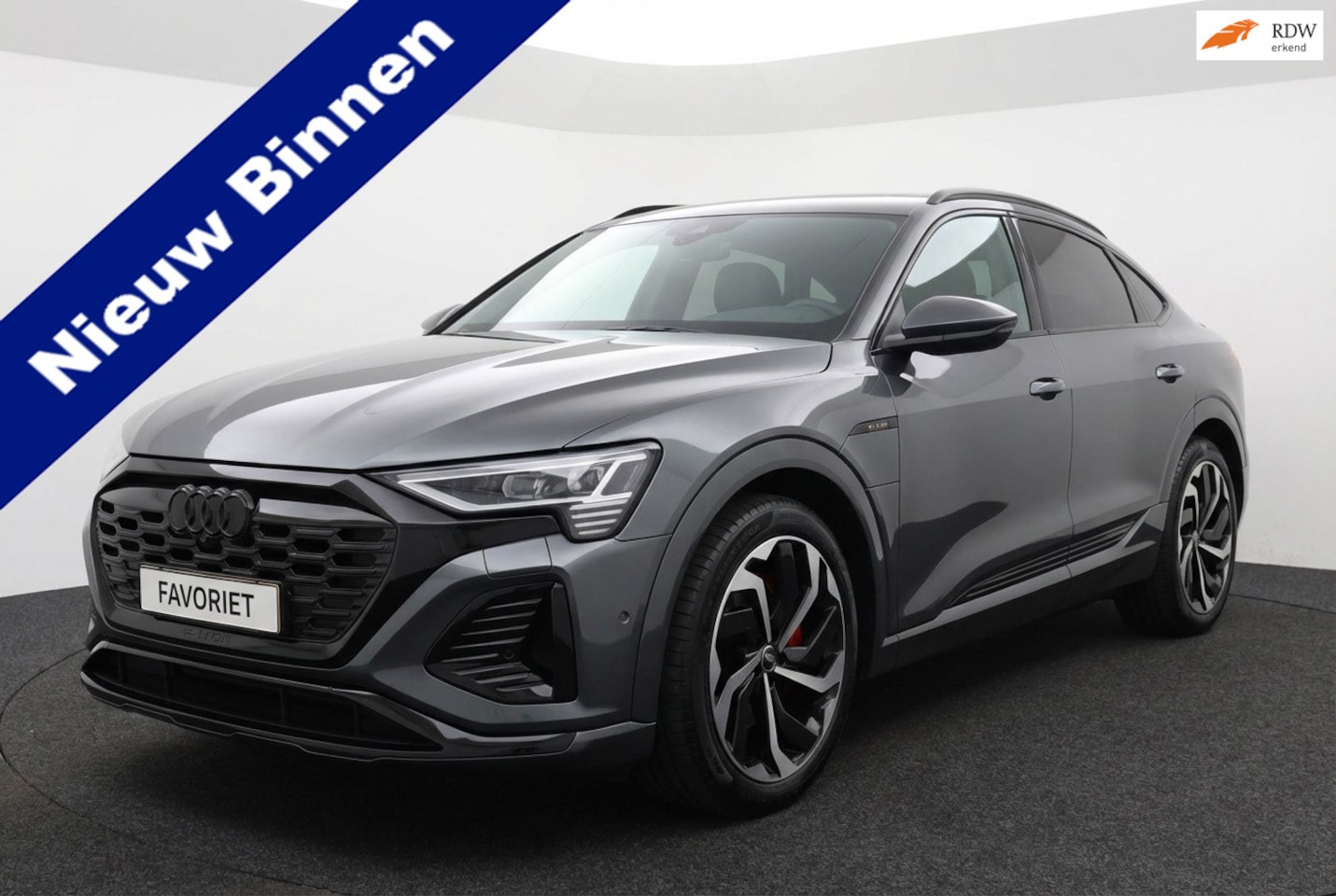 Audi Q8 Sportback e-tron - 55 Quattro S-Line Edition 115 kWh / BTW Auto / Stoelverwarming / Camera / Led / 18"lm Velg - AutoWereld.nl