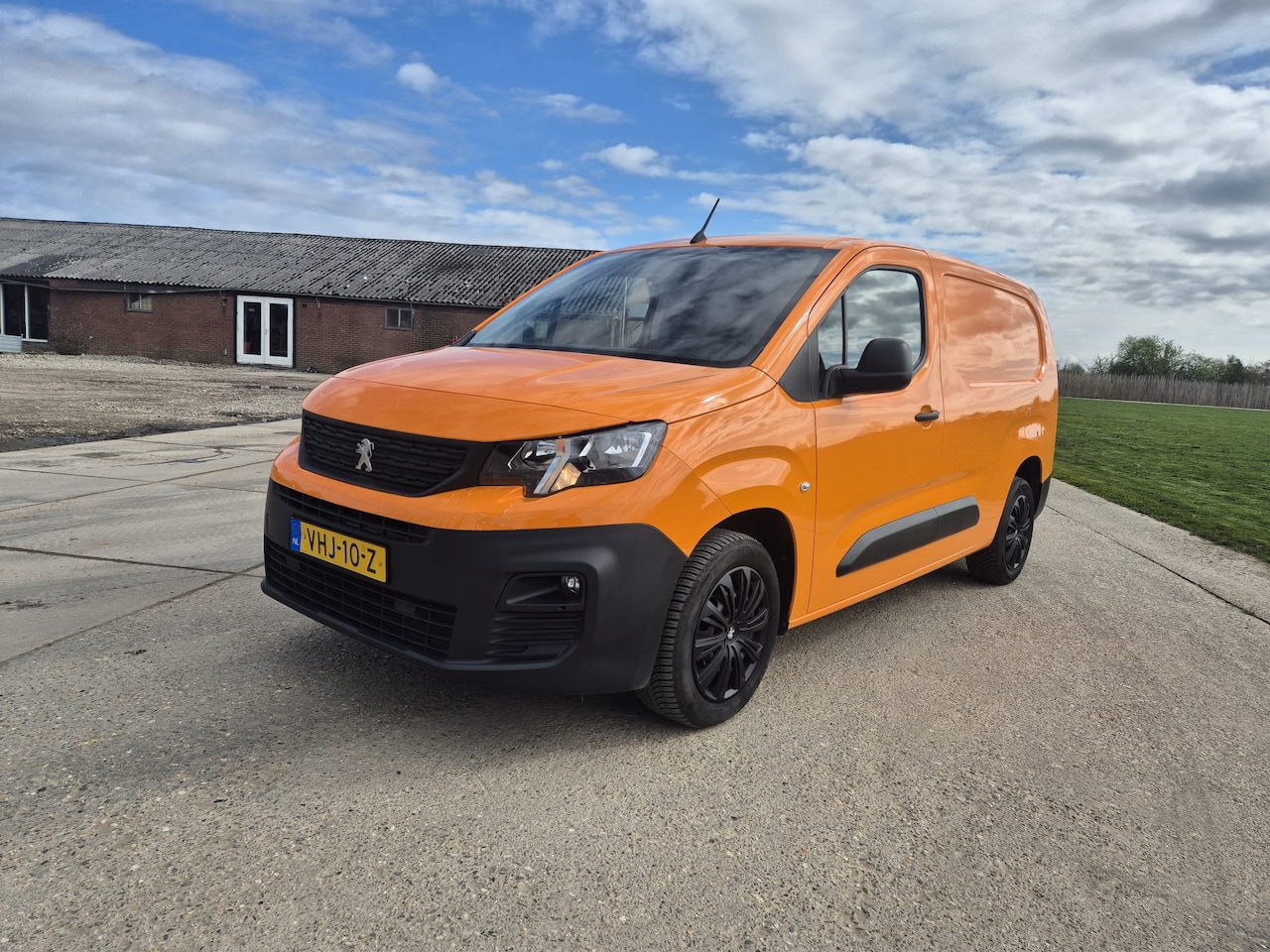 Peugeot Partner - 1.5 BlueHDI Premium Long - AutoWereld.nl