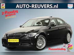 BMW 3-serie - 325xi xDrive Panorama / Opendak / Navigatie / Cruise / PDC / Bluetooth