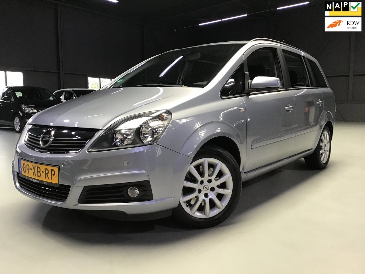Opel Zafira - 2.2 Temptation I 7 Pers. I Automaat I Cruise I Airco I Trekhaak I Hoge Instap I Isofix I P - AutoWereld.nl