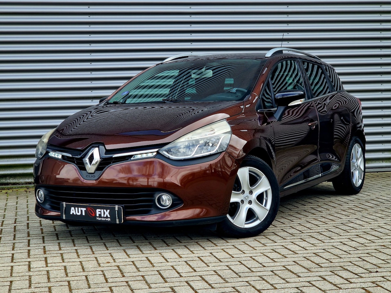 Renault Clio Estate - 1.2 GT Nieuwe Ketting / camera / Automaat / Stoelverw - AutoWereld.nl