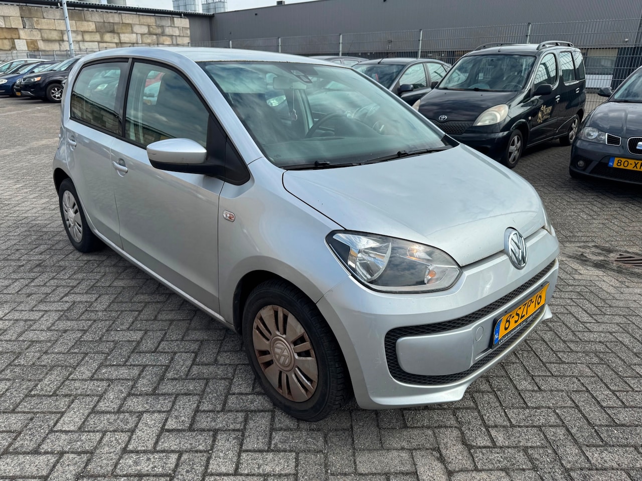 Volkswagen Up! - 1.0 move up! BlueMotion Airco HANDEL - AutoWereld.nl