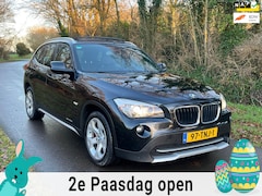 BMW X1 - SDrive20d Business | Dealeronderhouden | Orgineel Nederlands | Camera | Navi | Pano | Lede
