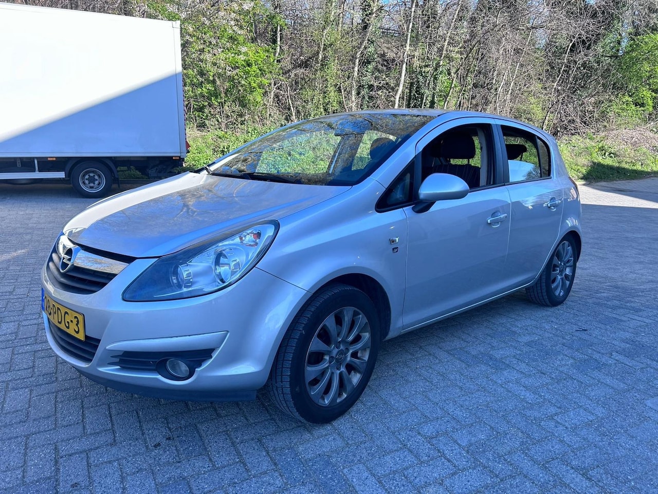 Opel Corsa - 1.4-16V '111' Edition Airco Trekhaak - AutoWereld.nl