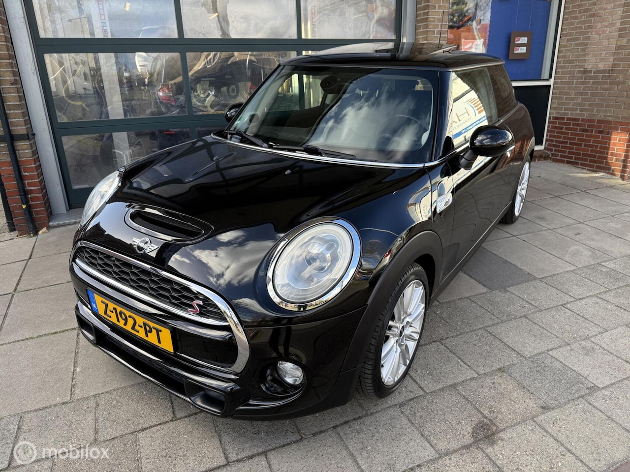 MINI Cooper S - Mini 2.0 Chili Panorama Dak / Leder / Stoelver - AutoWereld.nl