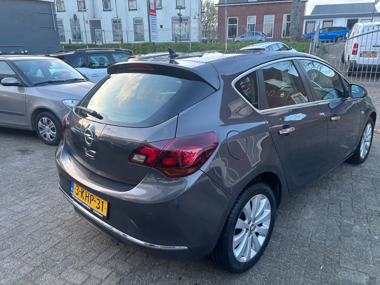 Opel Astra - 1.4 Turbo Cosmo