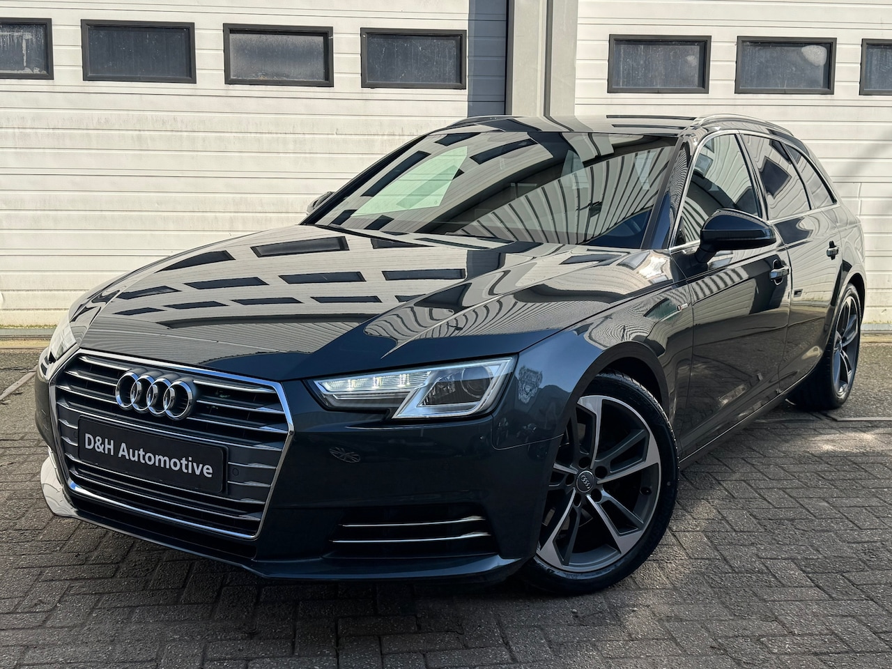 Audi A4 Avant - 1.4 TFSI S line Automaat/Elektrisch trekhaak-kofferklep/Navi/Bluet/Stoelverwarming/Cruise - AutoWereld.nl