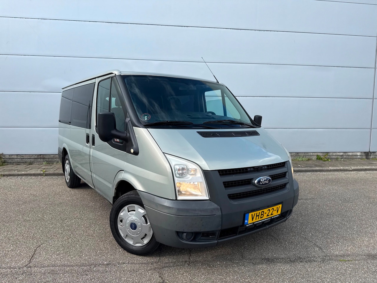 Ford Transit - 300S 2.2 TDCI SHD (bj 2010) ROLSTOELBUS APK:11-10-26 - AutoWereld.nl