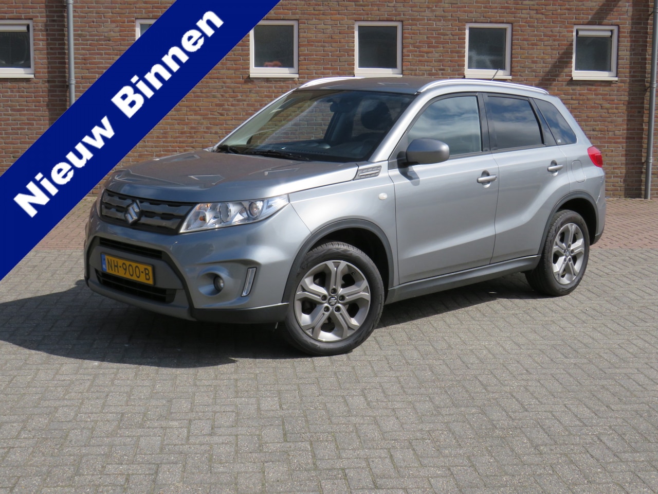 Suzuki Vitara - 1.6 Exclusive Allgrip * Rijklaarprijs incl. garantie * Trekhaak * Navigatie * Camera * 4x4 - AutoWereld.nl