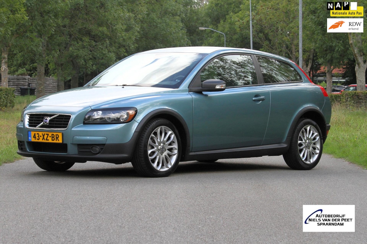 Volvo C30 - 1.8 Kinetic / Uitzonderlijk mooie youngtimer / Airco met climate control / Sportvelgen / V - AutoWereld.nl