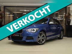 BMW 1-serie - M135i xDrive High Executive M PANO/CARPLAY/LEER/H&K/BOMVOL