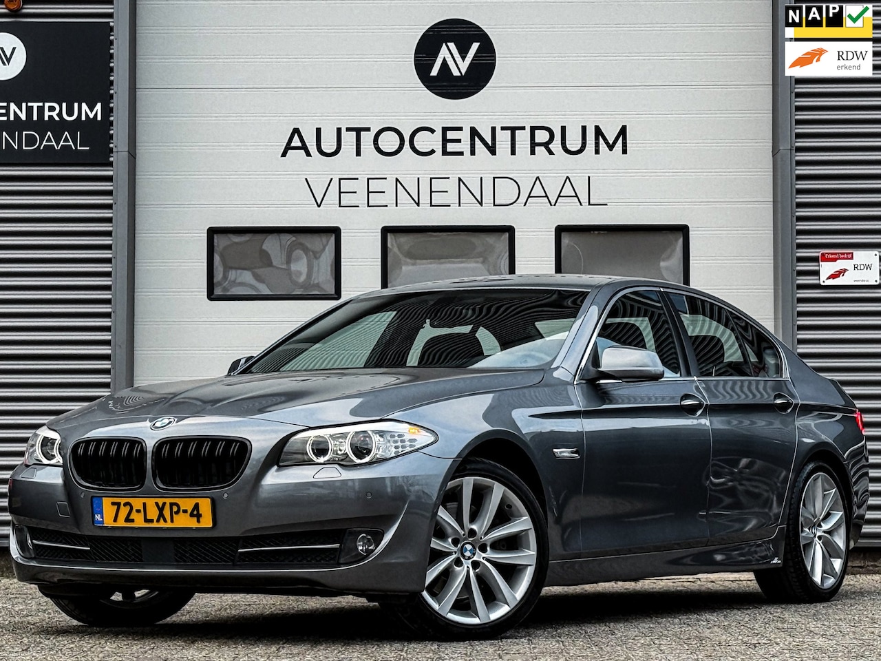 BMW 5-serie - 528i High Executive AUT 6-Cilinder 258 PK XENON/ACC/LEDER/PDC - AutoWereld.nl