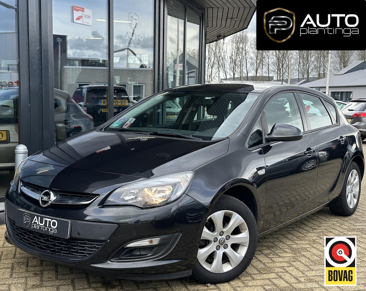 Opel Astra - 1.4 Turbo Blitz 120PK | Trekhaak | Airco | Parkeersensoren | Cruise Control | Comfort Stoe - AutoWereld.nl
