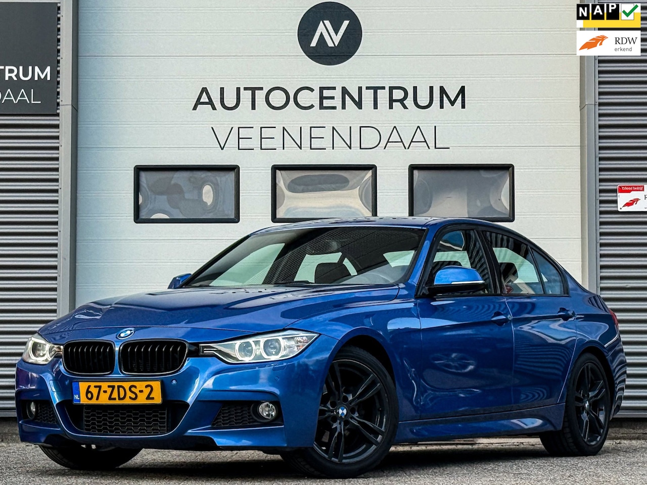 BMW 3-serie - 320i Upgrade Edition M-SPORT AUT 184 PK LEDER/NAVI/KEYLESS - AutoWereld.nl