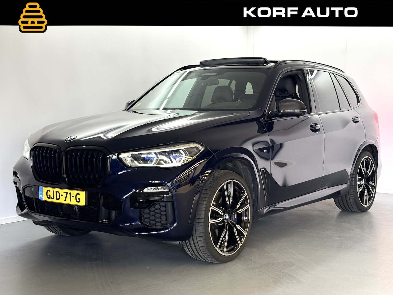 BMW X5 - xDrive40d M-sport | B&W | Skylounge | Pano | 22inch - AutoWereld.nl