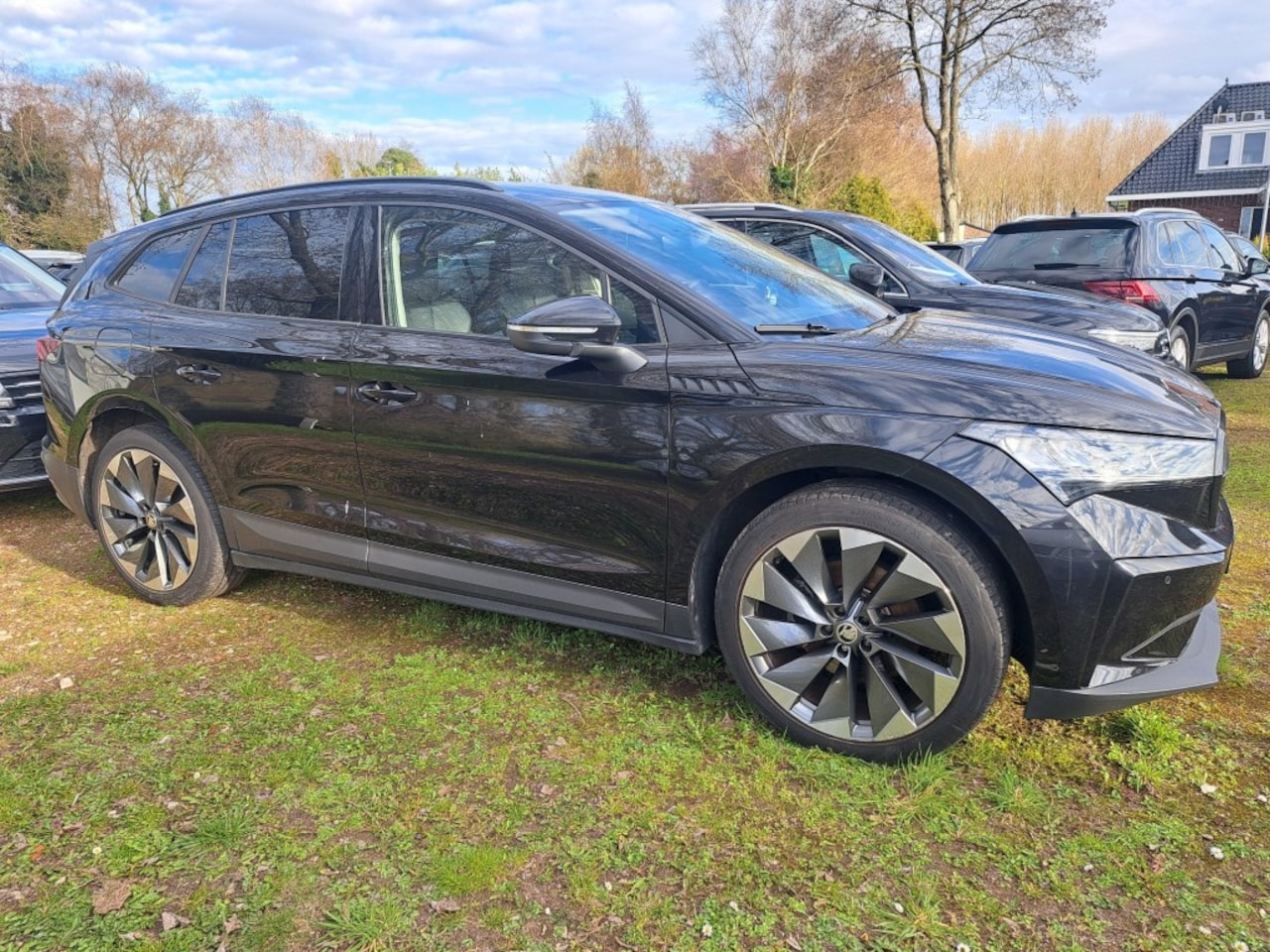 Skoda Enyaq - iV 60 Comfort Family Sport Warmtepomp Leder Stoelverw. Camera - AutoWereld.nl