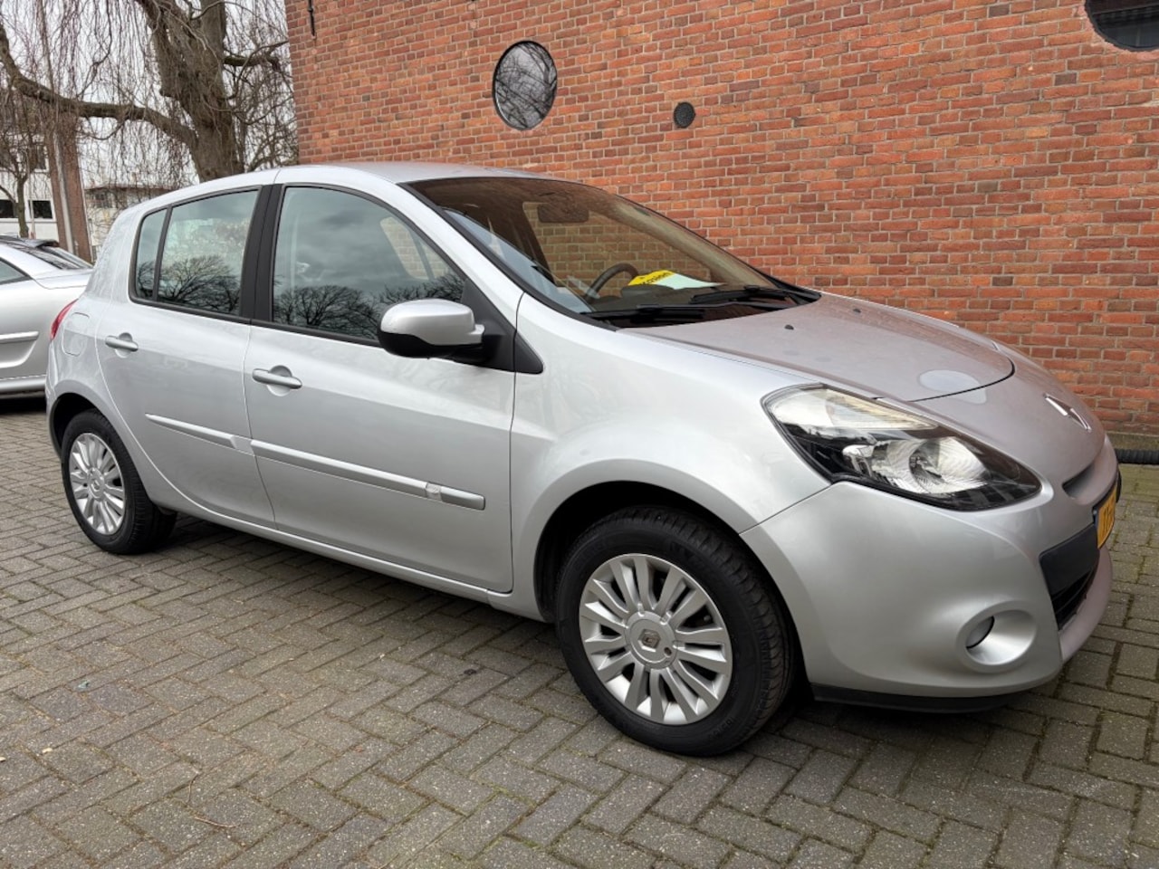 Renault Clio - 1.2 COLLECTION TOP ONDERHOUDEN !! - AutoWereld.nl