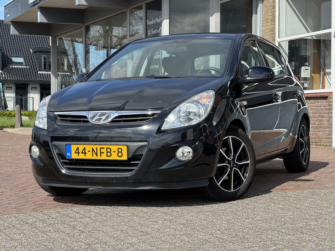Hyundai i20 - 1.4i i-Motion AUTOMAAT | AIRCO | ELEKTR RAAM - AutoWereld.nl