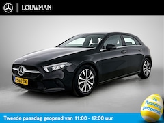 Mercedes-Benz A-klasse - 180 Ledkoplampen | Achteruitrijcamera | Navigatiesysteem met harde schijf | Apple CarPlay.