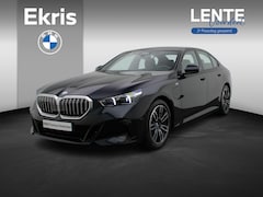 BMW 5-serie - Sedan 530e M Sportpakket | Achteruitrijcamera | Driving Assistant | 19" | Lentevoordeel