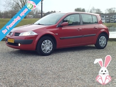 Renault Mégane - 1.6-16V Expression Comfort - Airco Tweede Paasdag open van 12:00- tot 16:00 uur open