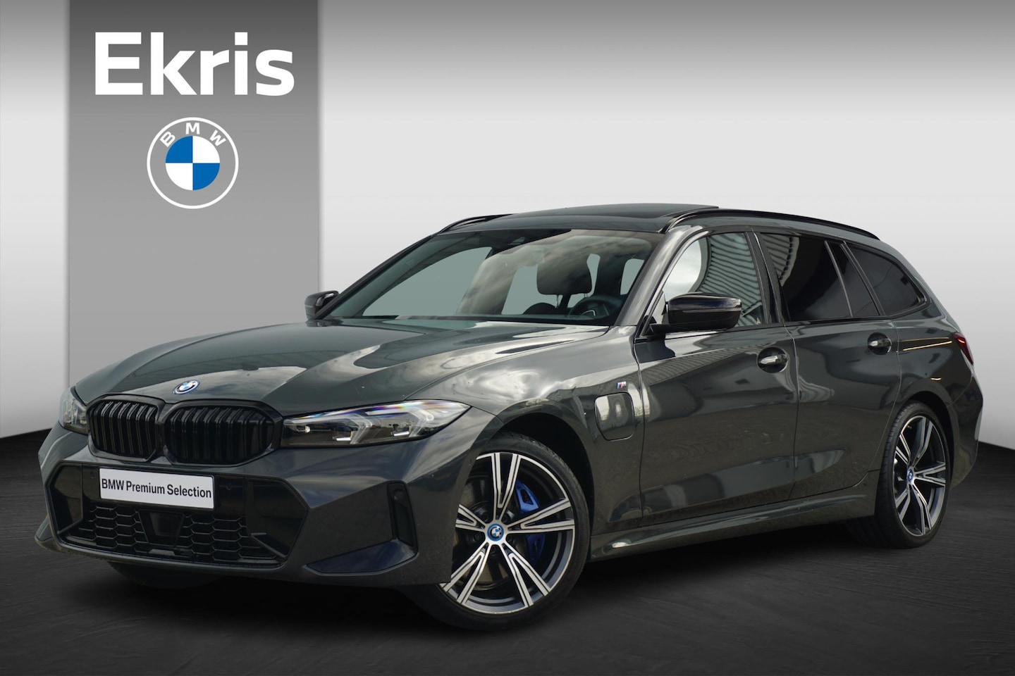 BMW 3-serie Touring - 320e M Sportpakket Pro 19'' / Panoramadak / Harman Kardon / Elektrisch verstelbare stoelen - AutoWereld.nl