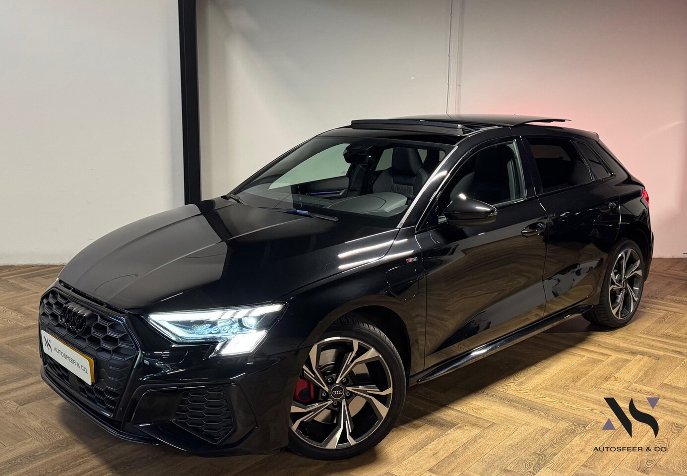 Audi A3 Sportback - 45 TFSI e S edition Competition PANO VOL' - AutoWereld.nl