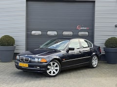 BMW 3-serie - 320i Executive | Cruise Control | Climate Control | Parkeersensoren | 17 Inch Lichtmetalen