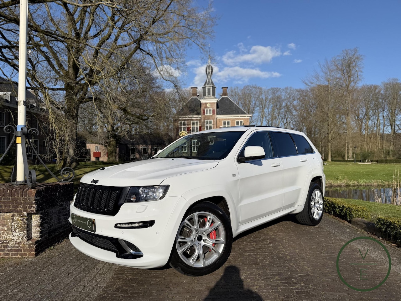 Jeep Grand Cherokee - 6.4 V8 SRT8 | Pano | Volledig Onderhouden | - AutoWereld.nl