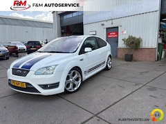 Ford Focus - 2.5-20V ST Distributie, koppeling, banden remmen zijn vervangen