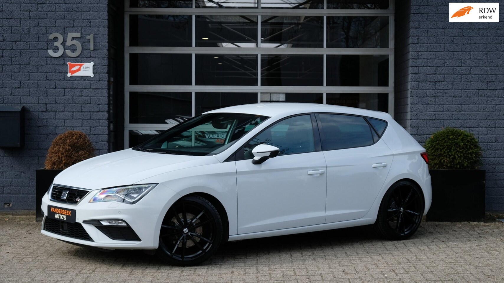 SEAT Leon - 2.0 TSI FR 190PK ACC|CARPLAY|VIRTUAL|LED - AutoWereld.nl