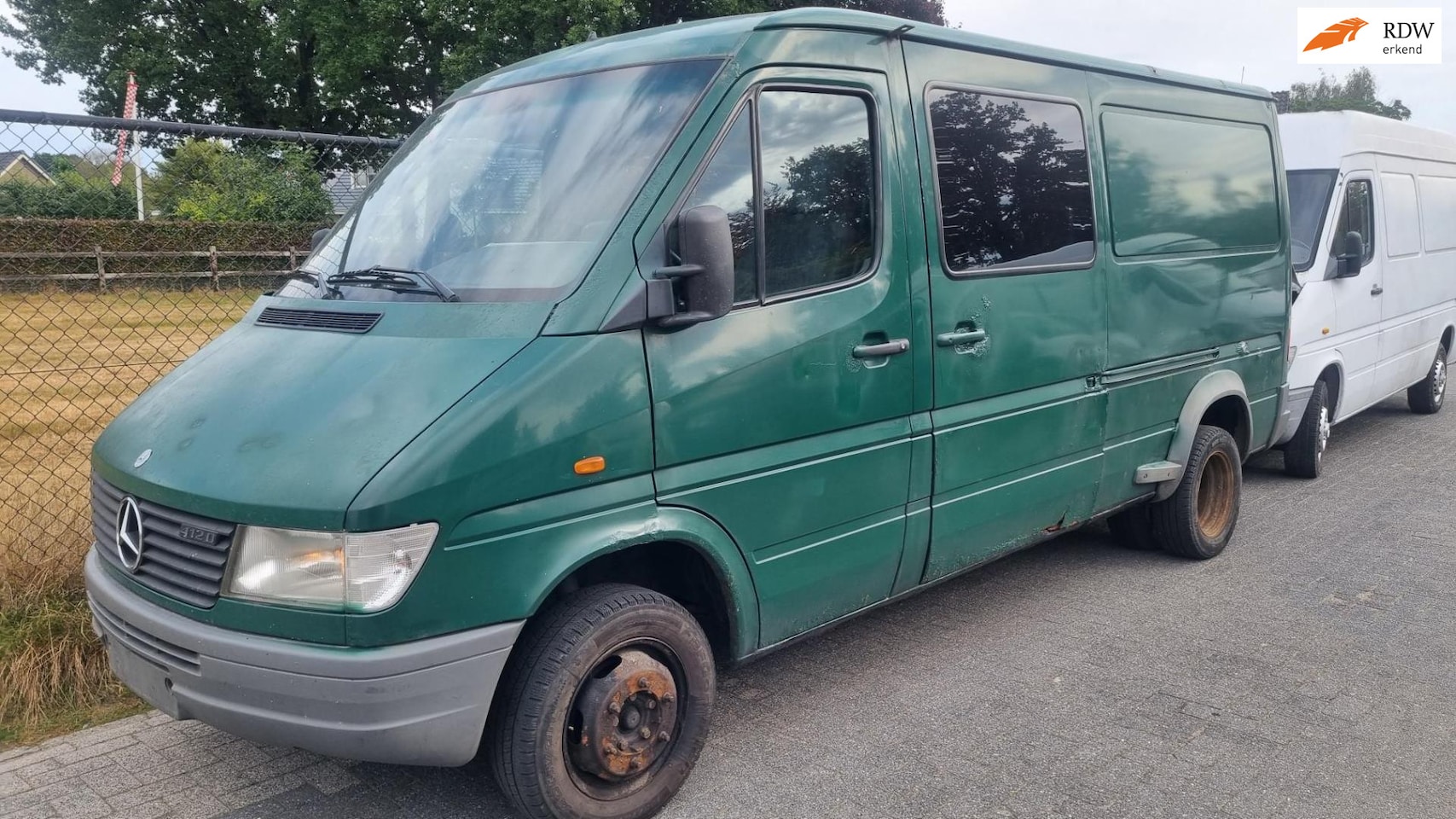 Mercedes-Benz Sprinter - 412D 312D 208D 2X MEDIUM + MAXI 6 TYRES MANUEEL CLEAN CAR - AutoWereld.nl