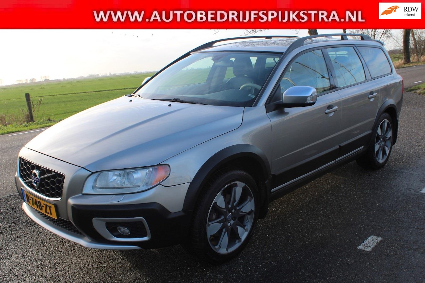 Volvo XC70 - 3.2 AUTOMAAT // AWD / LEER / TREKHAAK // - AutoWereld.nl