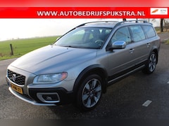 Volvo XC70 - 3.2 AUTOMAAT // AWD / LEER / TREKHAAK //