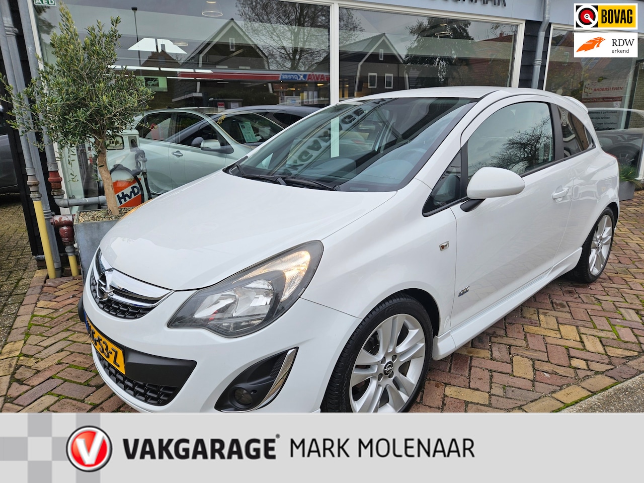 Opel Corsa - 1.2-16V Opc Line/sport,leuke uitstraling - AutoWereld.nl