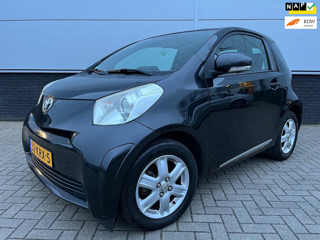Toyota iQ - 1.0 VVTi Black Edition Airco - Lm velgen - NAP - 1e eigenaar - NL-auto - AutoWereld.nl