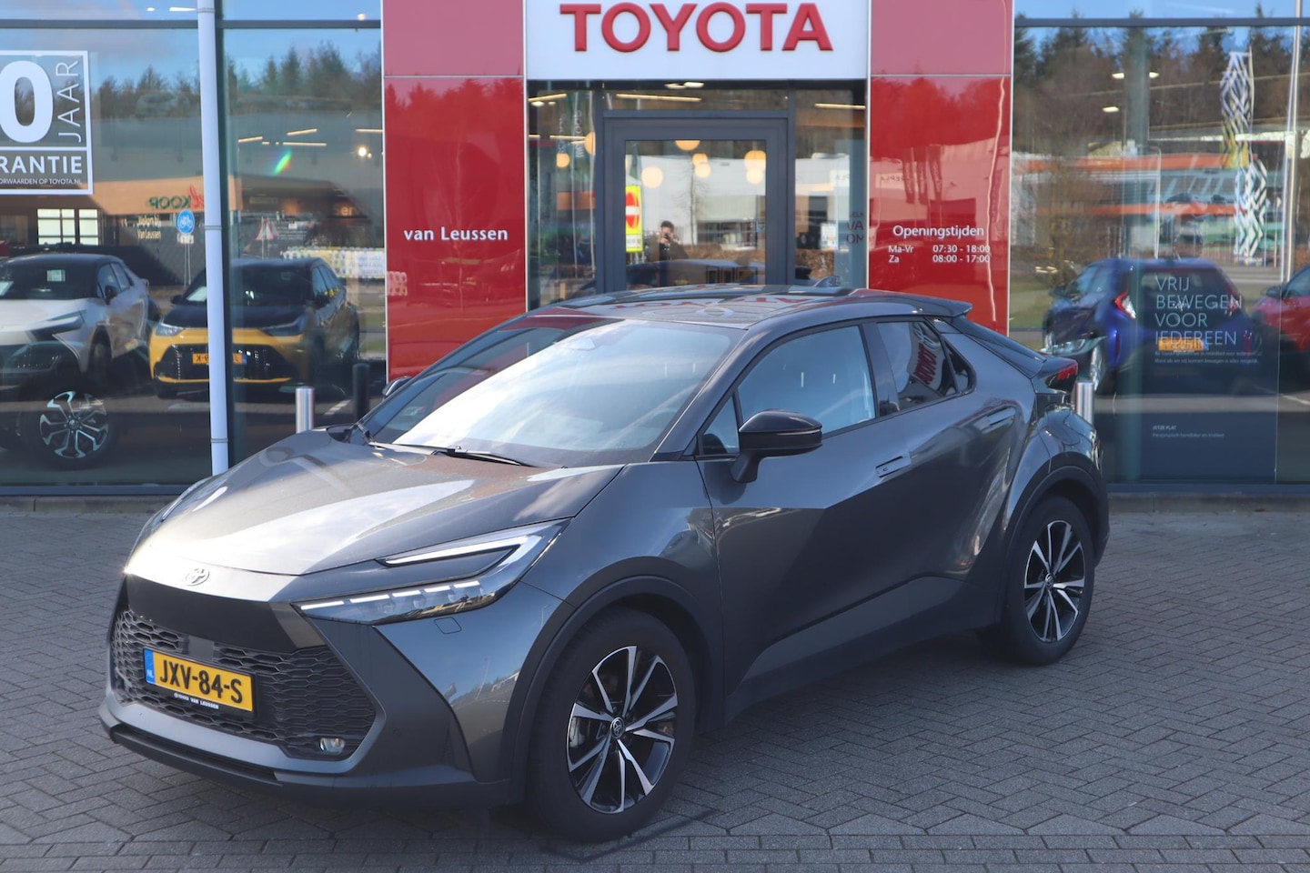 Toyota C-HR - HYBRID 140 FIRST EDITION ANDROID/APPLE STOEL/STUURVERW. P-SENSOREN EL-ACHTERKLEP DODEHOEK - AutoWereld.nl