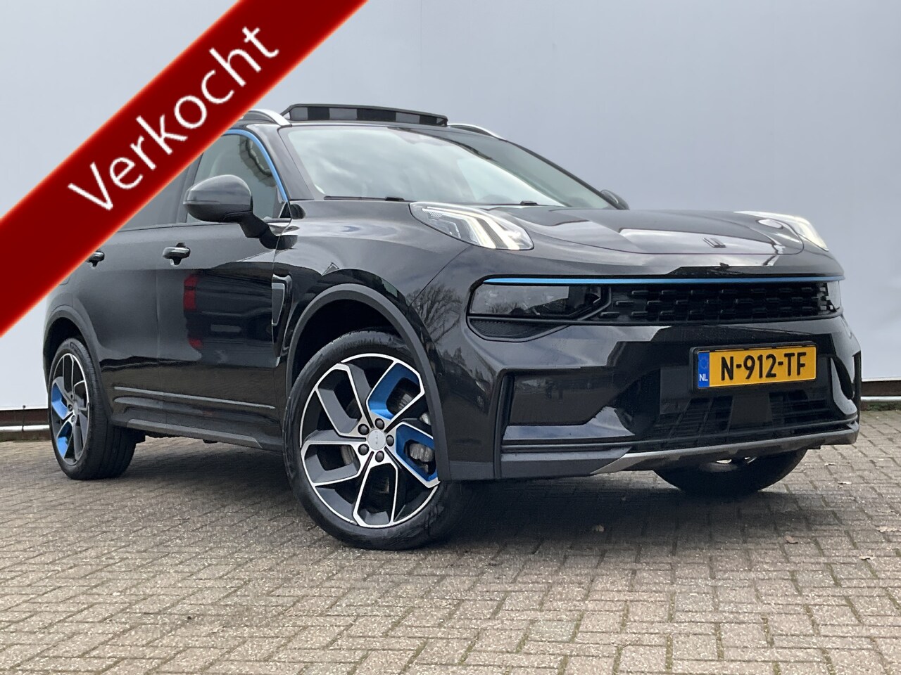 Lynk & Co 01 - 1.5 262pk Plug-in Carplay Adapt.Cruise Stoelverw Black - AutoWereld.nl