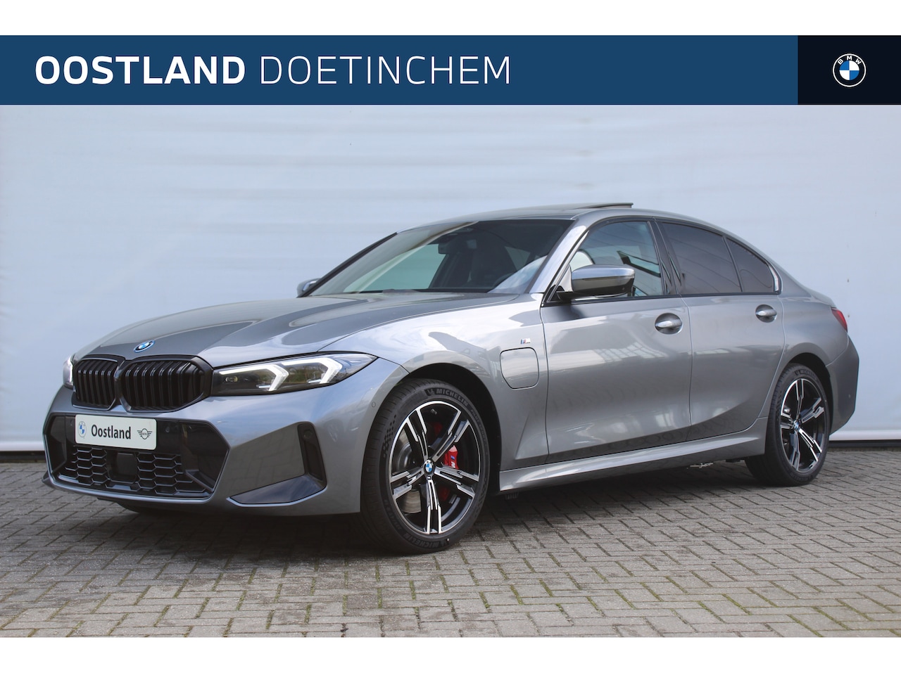 BMW 3-serie - 330e High Executive M Sport Automaat / Schuif-kanteldak / M Sportstoelen / M Adaptief onde - AutoWereld.nl