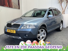 Skoda Octavia Combi - 2.0 TDI SCOUT 4x4 CRUISE CONTROL CLIMATE CONTROL ELEKTRISCHE RAMEN 17"LICHTMETALEN VELGEN