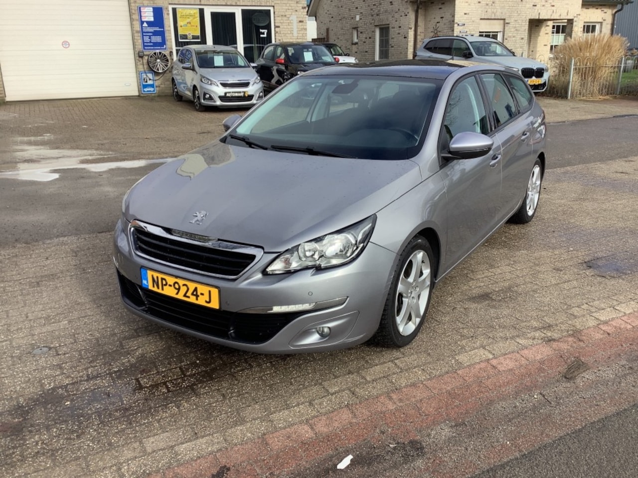 Peugeot 308 - 1.2 PURET.BL. L.EXEC stationar - AutoWereld.nl