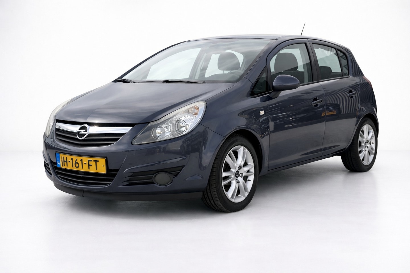 Opel Corsa - 1.4-16V Airco 5-deurs GEEN APK - AutoWereld.nl