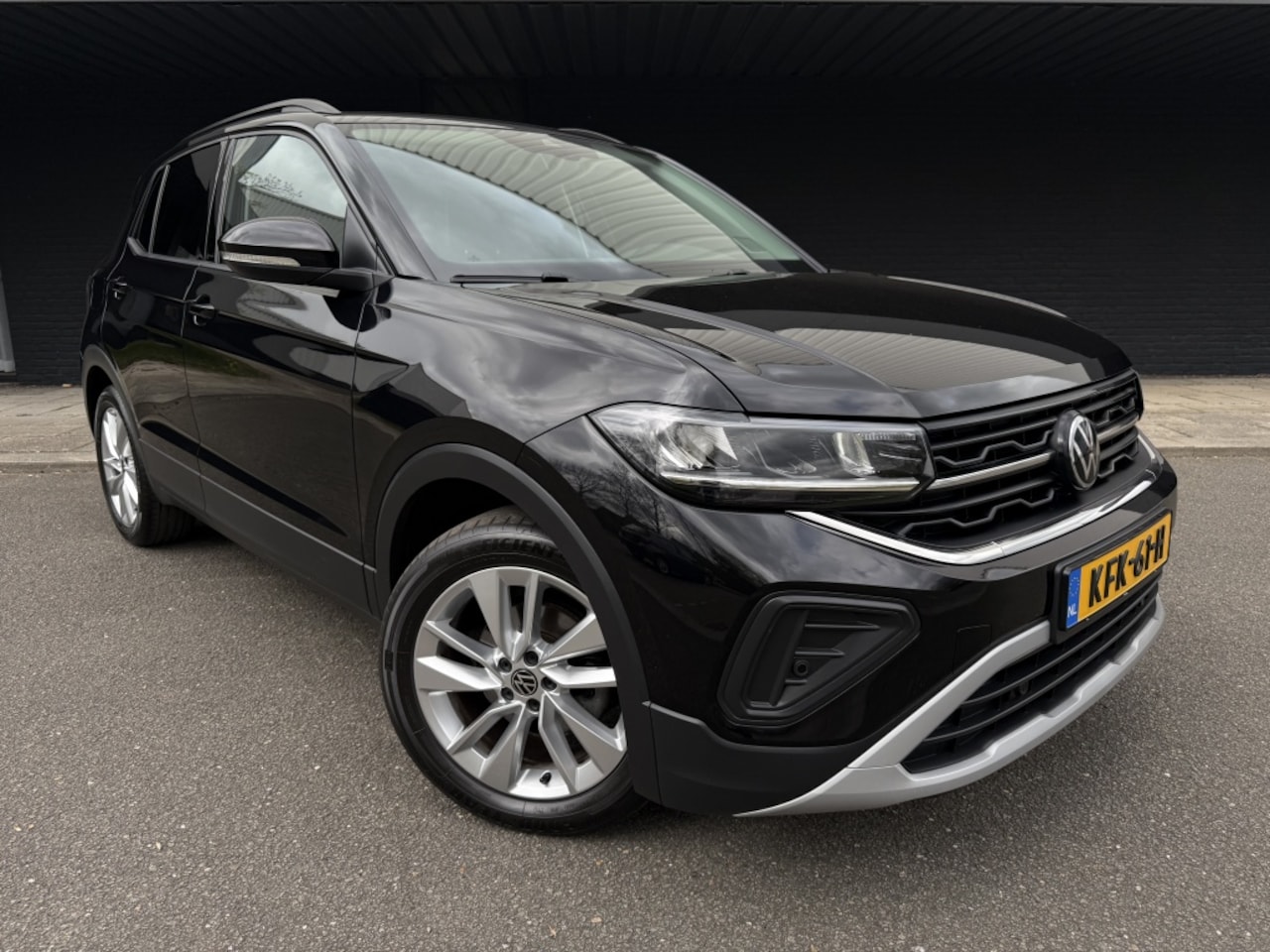 Volkswagen T-Cross - 1.0 TSI Life Edition - 17.000km - Nieuwstaat - - AutoWereld.nl