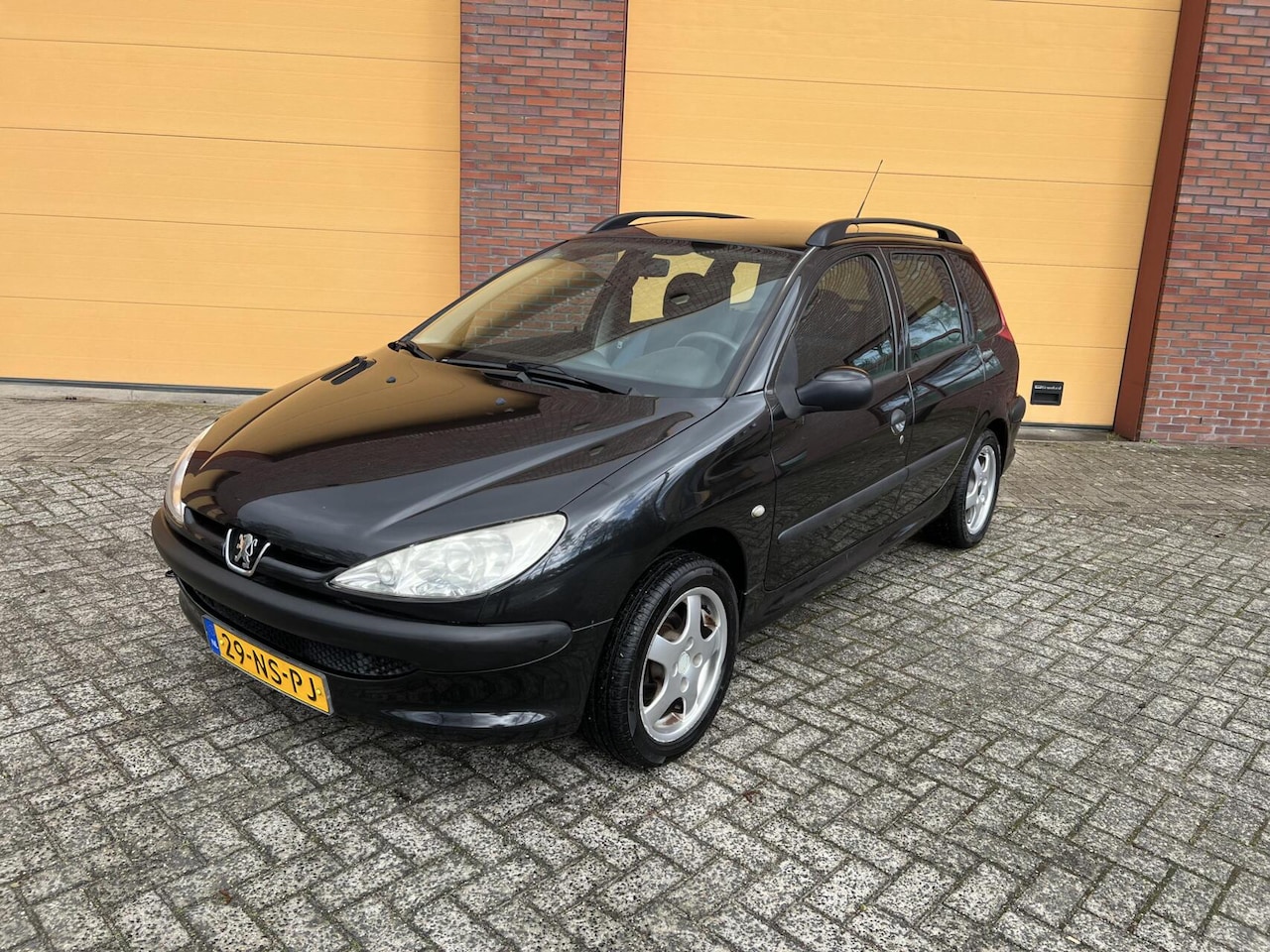 PEUGEOT 206